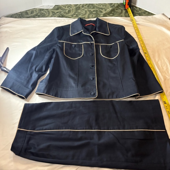 Elegant Alain Manoukian Skirtsuit - black with white trim - Size 44 - Picture 1 of 16